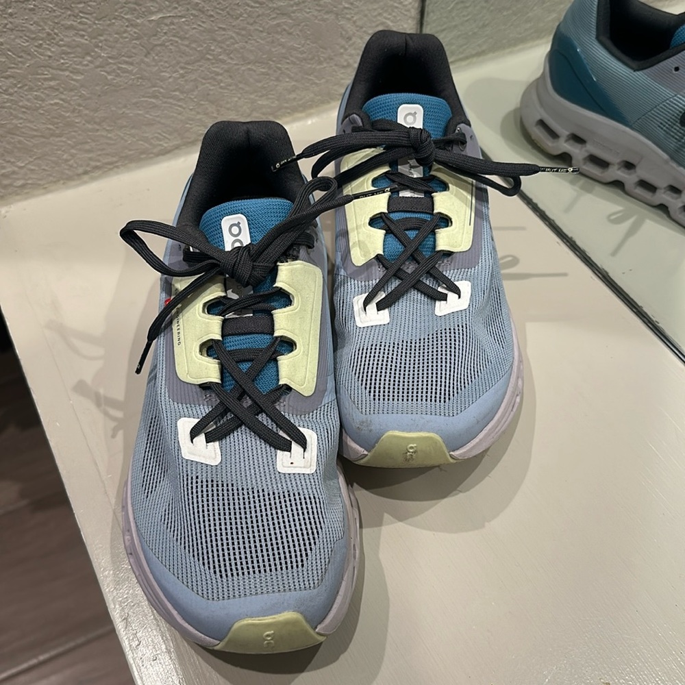 Women’s ON Cloudstratus Running Shoes